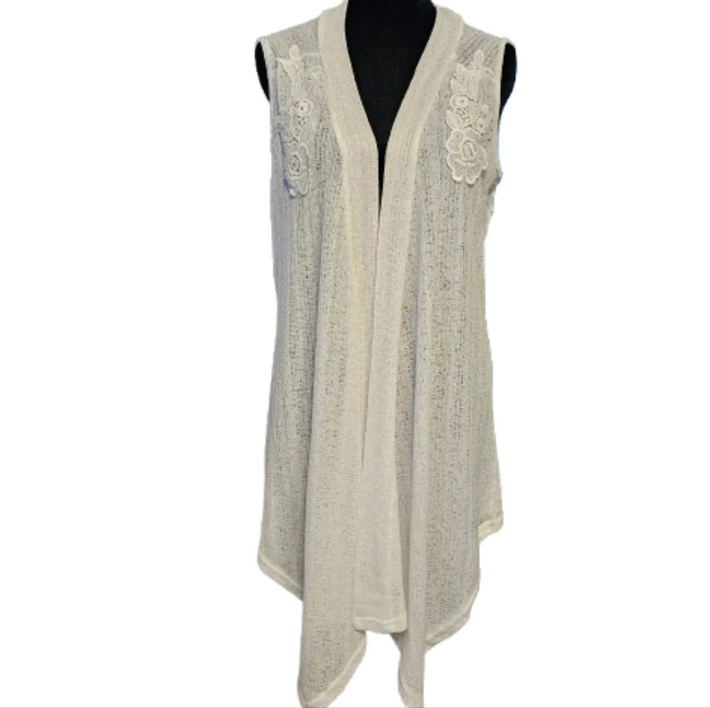 Arianna by Howard's White lightweight Vest